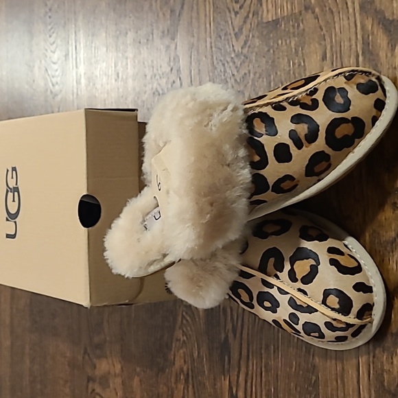 UGG scuffette ii slipper leopard, size 6 women's, new in box - Picture 10 of 11